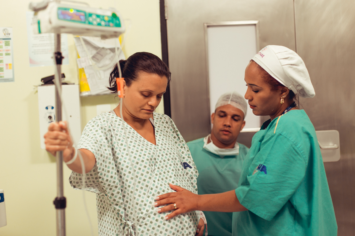 patricia souza enfermeira obstetra obstare avalia contrações ritmo e duração