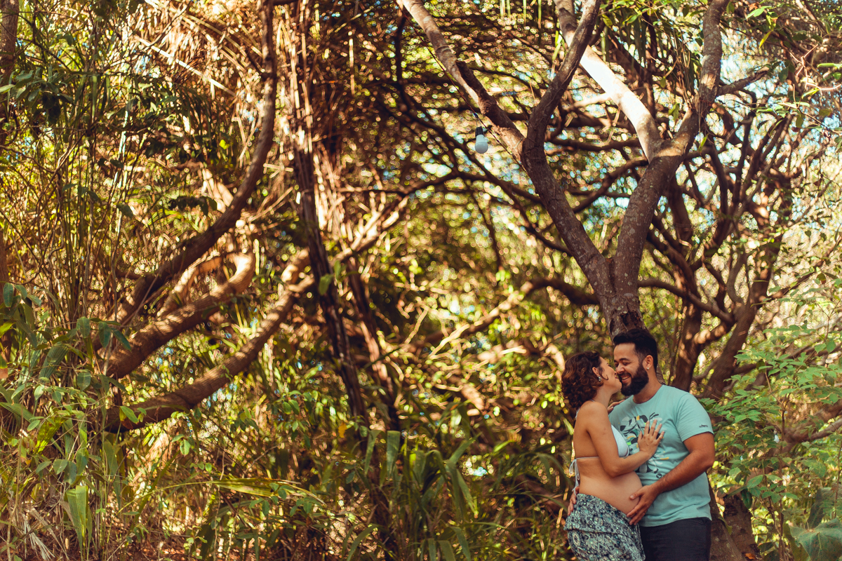 ensaio gestante na natureza em salvador com foto minimalista