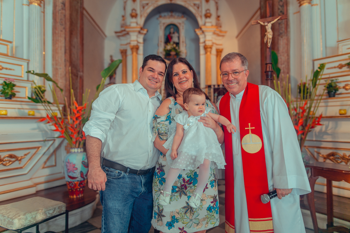 batizado foto com o padre familia salvador bahia missa catolico