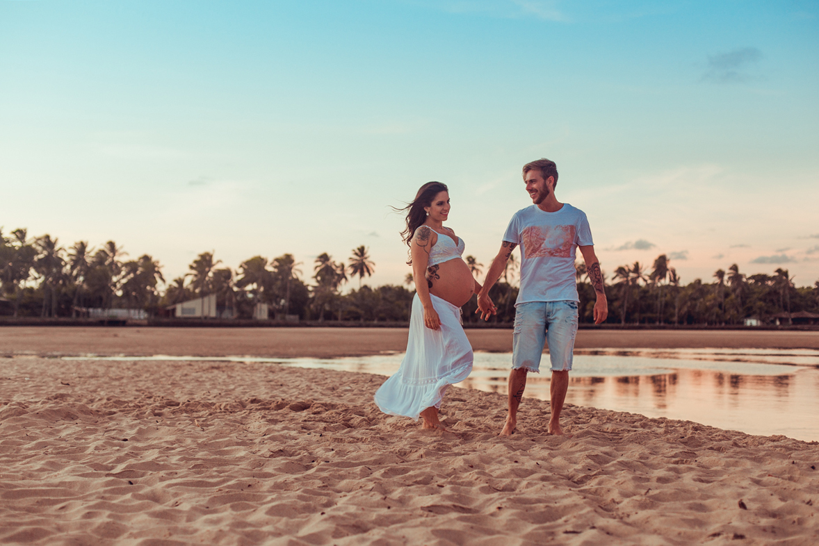 ensaio gestante salvador buraquinho gravida mae de menina ao lado do esposo