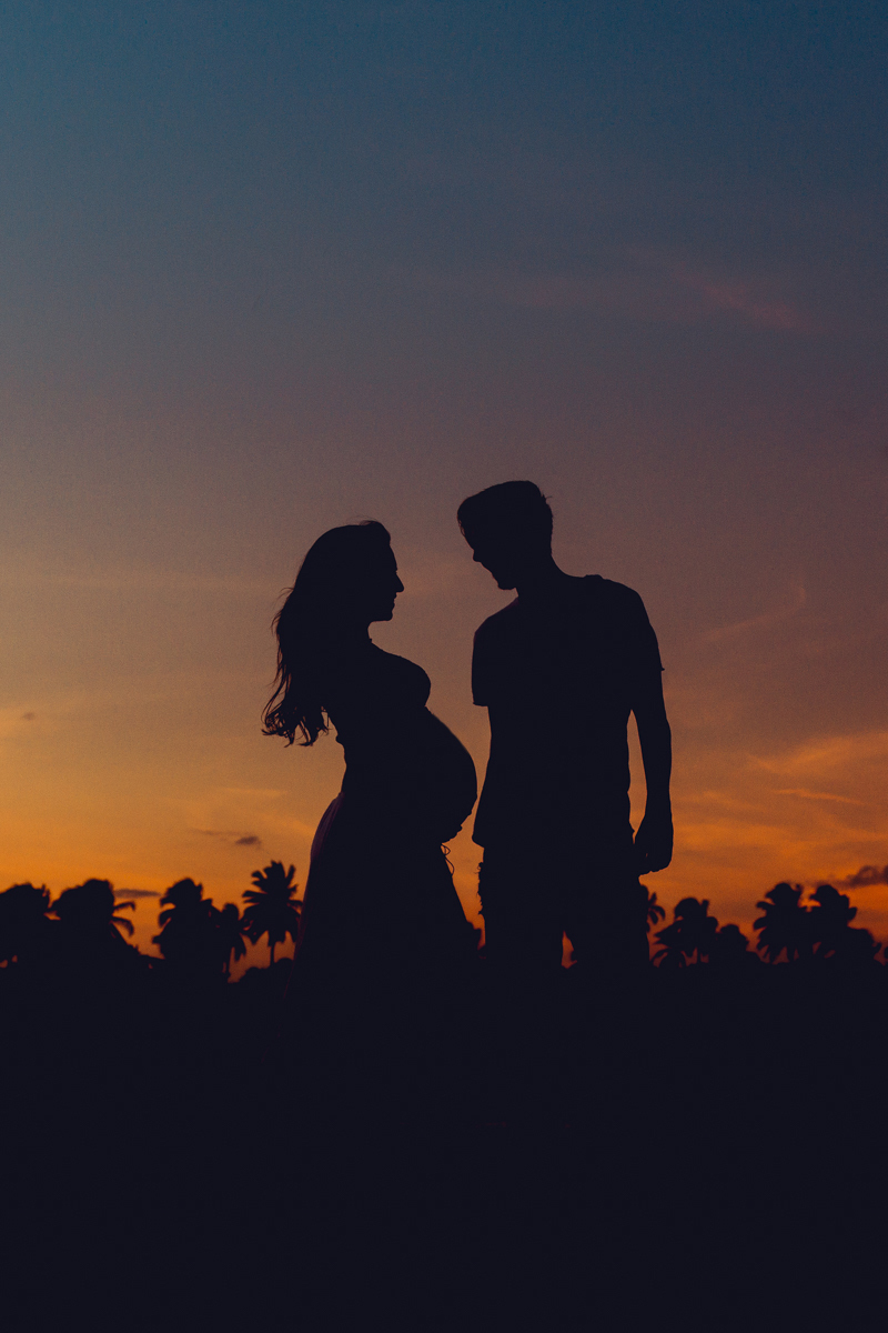 ensaio gestante salvador senhoritas fotografia por do sol contra luz silhueta