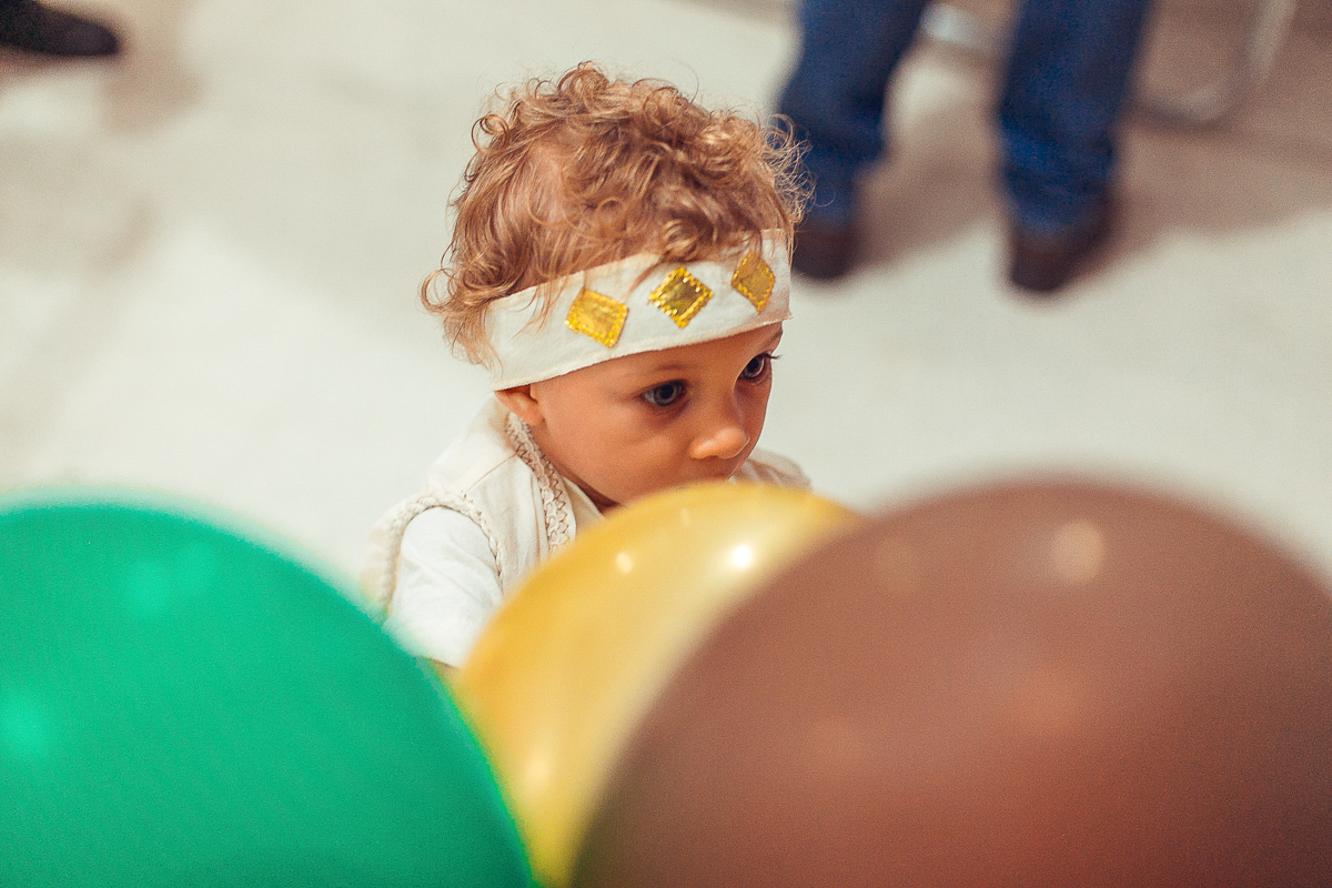 Daniel brincando em sua festa de aniversario de um ano 