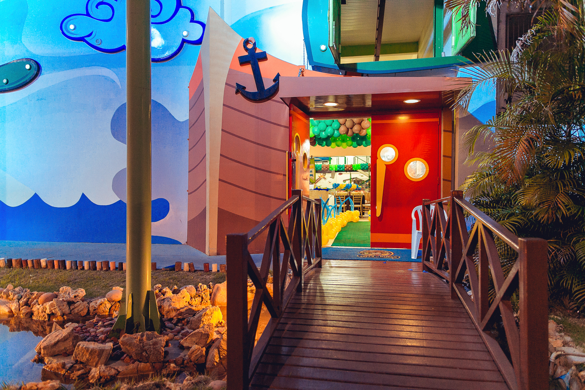 ponte da entrada do espaco de festa terra no nunca ma estrada do coco