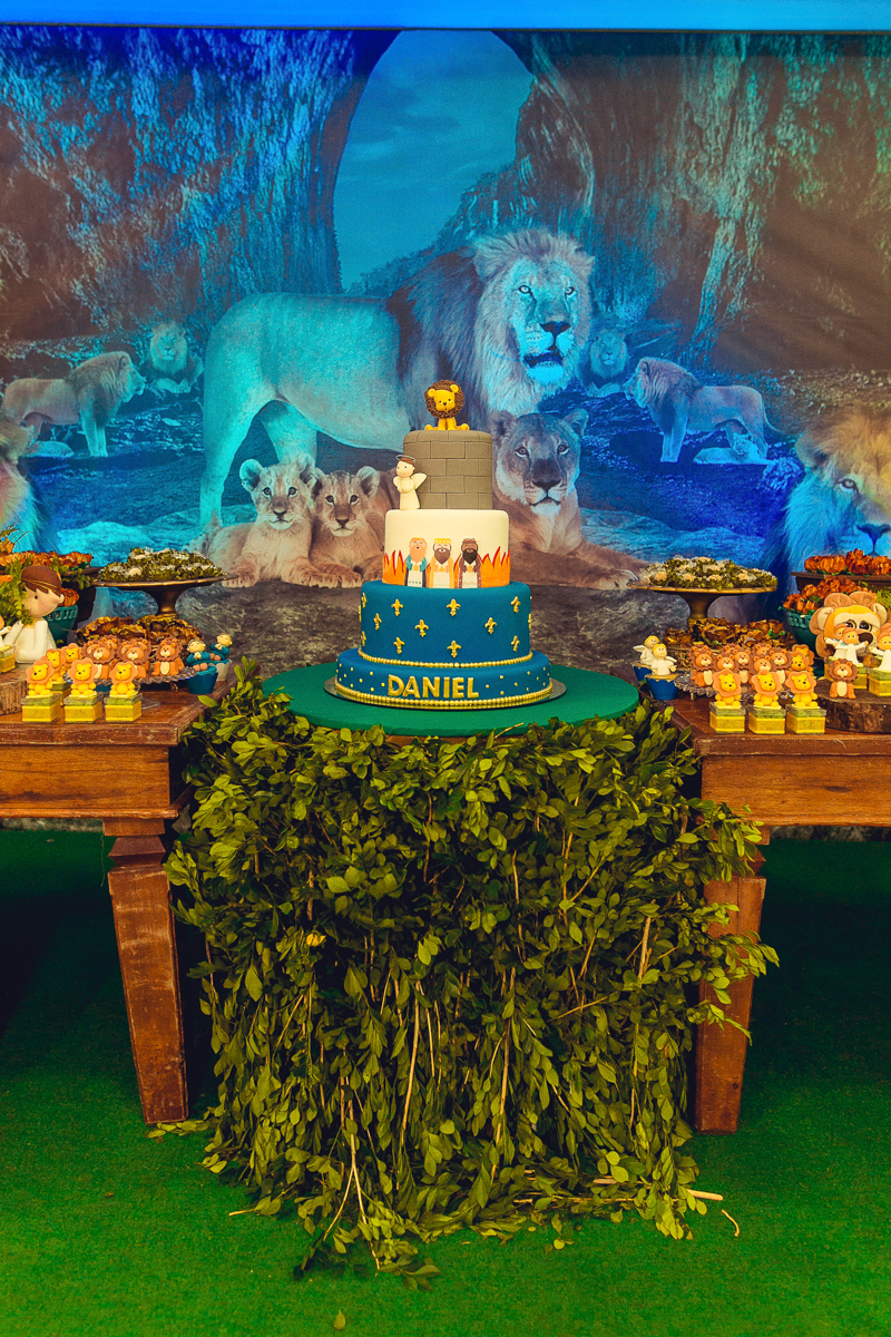 Decoração de festa infantil tema Daniel na cova dos Leões 