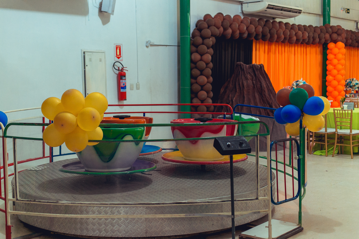 xixaras de brinquedo no espaco de festas terra do nunca.