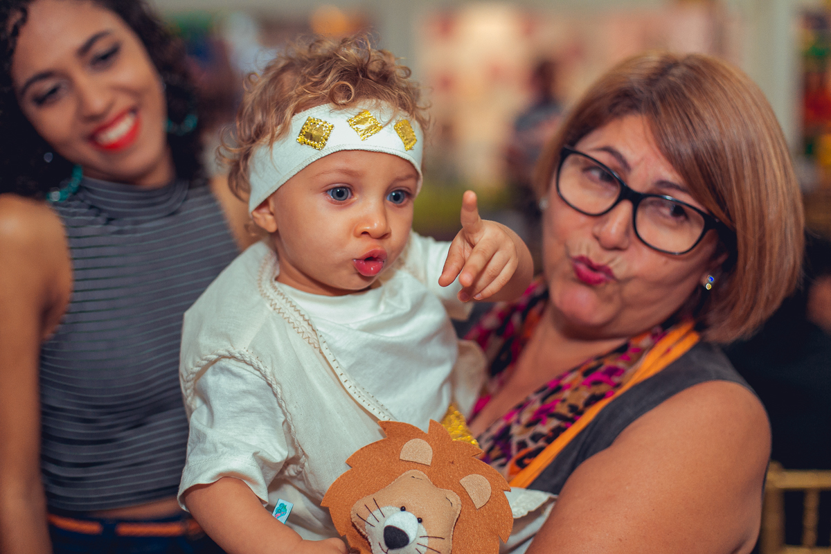 Daniel e seus convidados em sua festa de primeiro ano