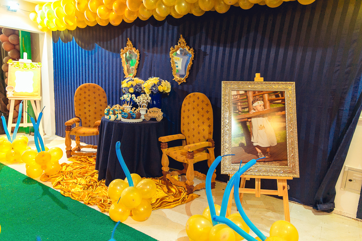 Quandro decorando aniversário infantil na estrada do coco bahia