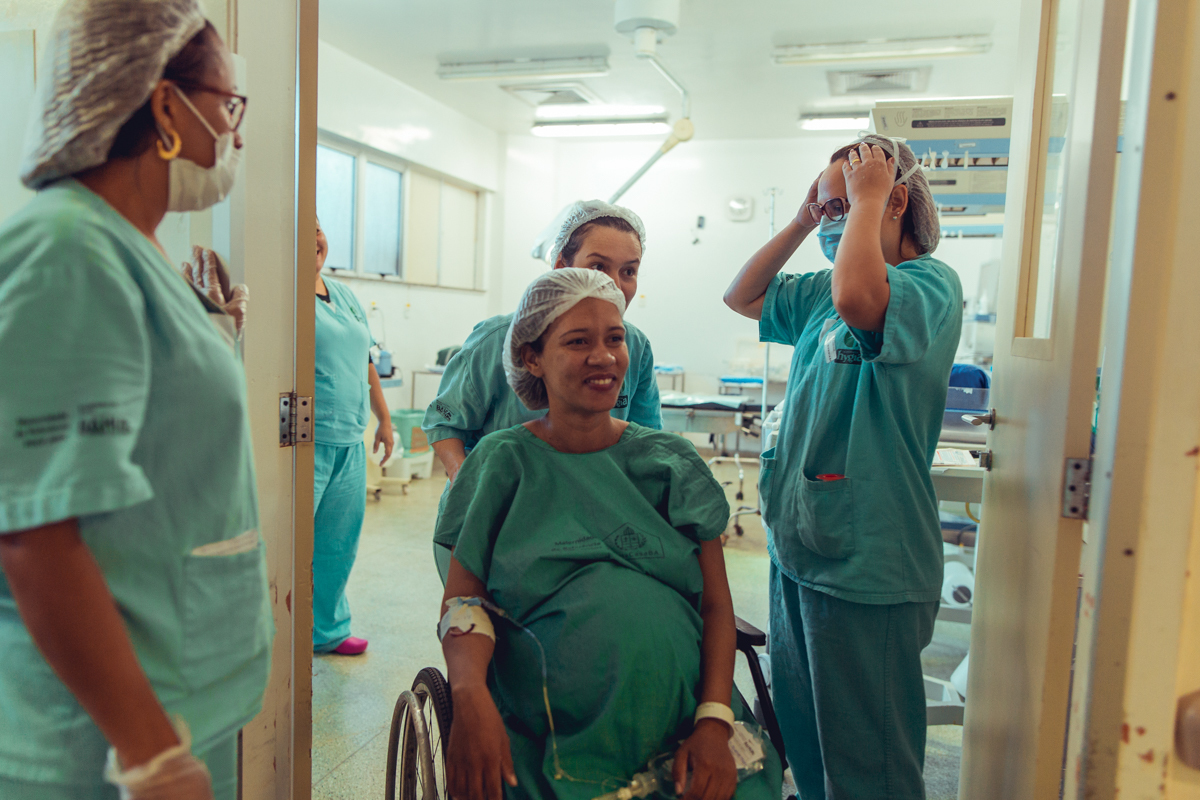 Eliomara Gomes eliomaria parto quadrigemeos riachao Maternidade de Referência José Maria de Magalhães Neto Senhoritas Fotografia Salvador 3 meninas e 1 menino Referencia Alto Risco Prematuro