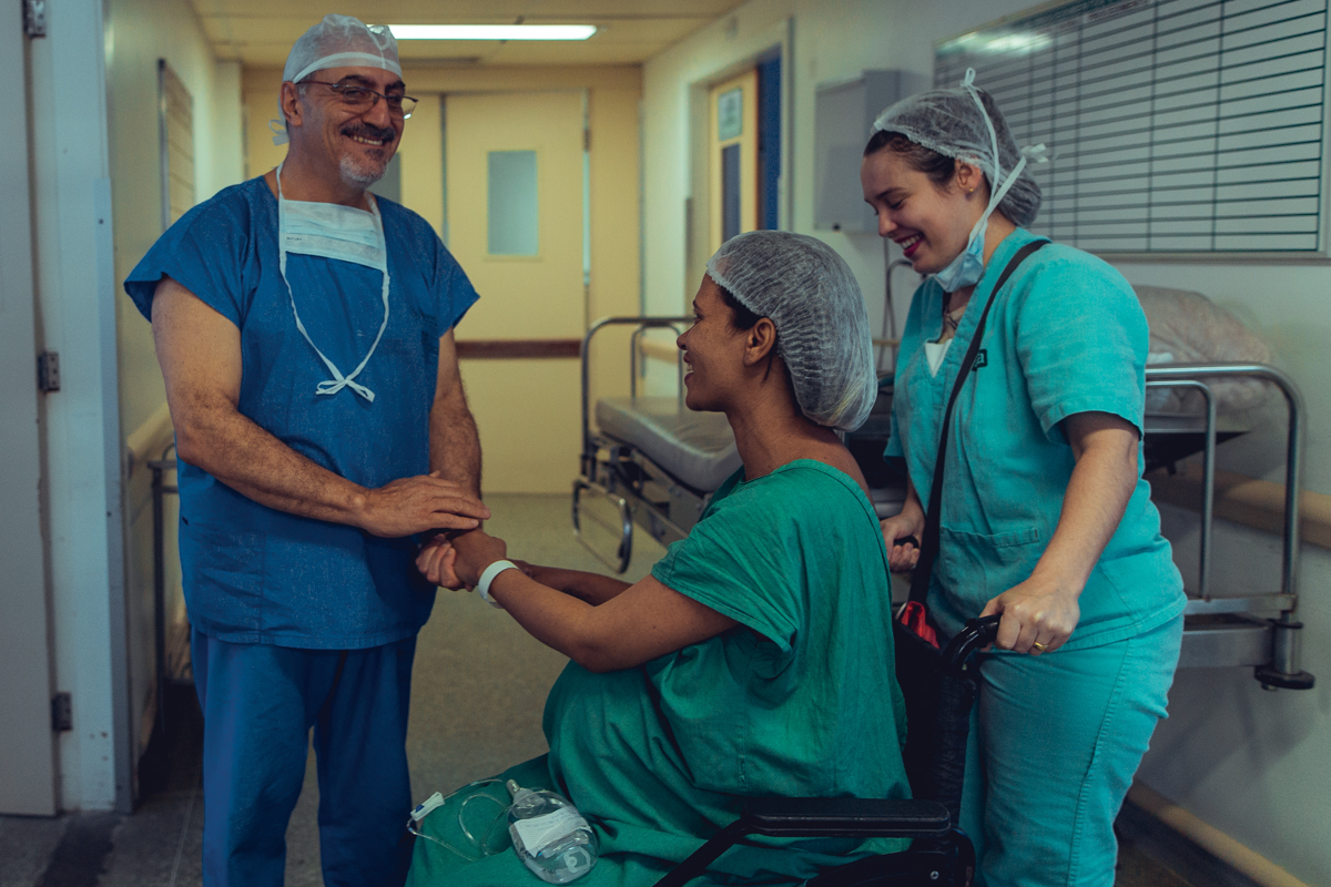 Eliomara Gomes eliomaria parto quadrigemeos riachao Maternidade de Referência José Maria de Magalhães Neto Senhoritas Fotografia Salvador 3 meninas e 1 menino Referencia Alto Risco Prematuro