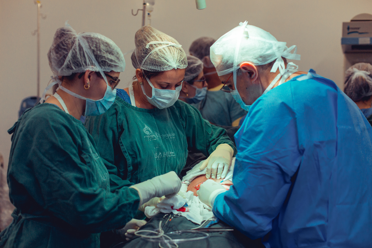 Eliomara Gomes eliomaria parto quadrigemeos riachao Maternidade de Referência José Maria de Magalhães Neto Senhoritas Fotografia Salvador 3 meninas e 1 menino Referencia Alto Risco Prematuro