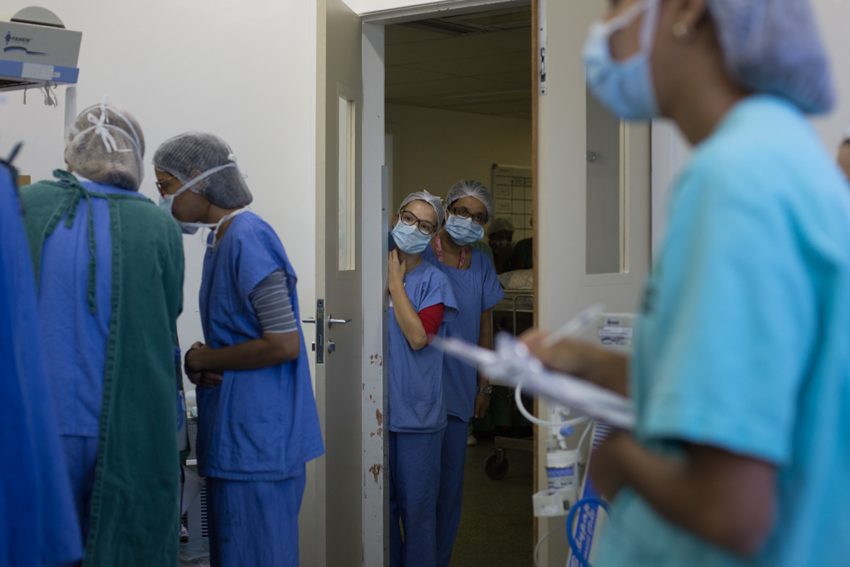 Eliomara Gomes eliomaria parto quadrigemeos riachao Maternidade de Referência José Maria de Magalhães Neto Senhoritas Fotografia Salvador 3 meninas e 1 menino Referencia Alto Risco Prematuro