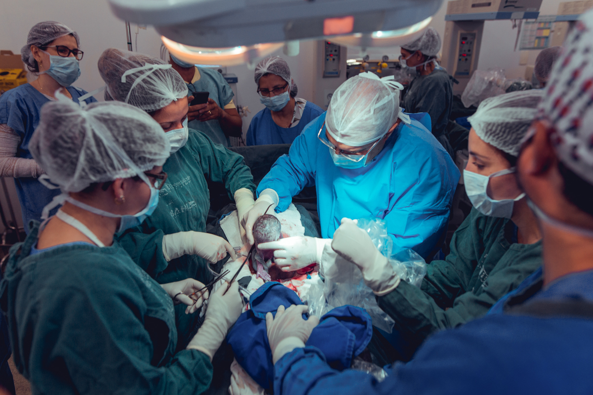 Eliomara Gomes eliomaria parto quadrigemeos riachao Maternidade de Referência José Maria de Magalhães Neto Senhoritas Fotografia Salvador 3 meninas e 1 menino Referencia Alto Risco Prematuro