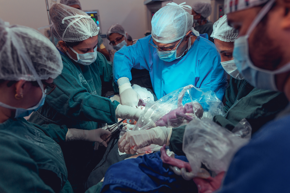 Eliomara Gomes eliomaria parto quadrigemeos riachao Maternidade de Referência José Maria de Magalhães Neto Senhoritas Fotografia Salvador 3 meninas e 1 menino Referencia Alto Risco Prematuro