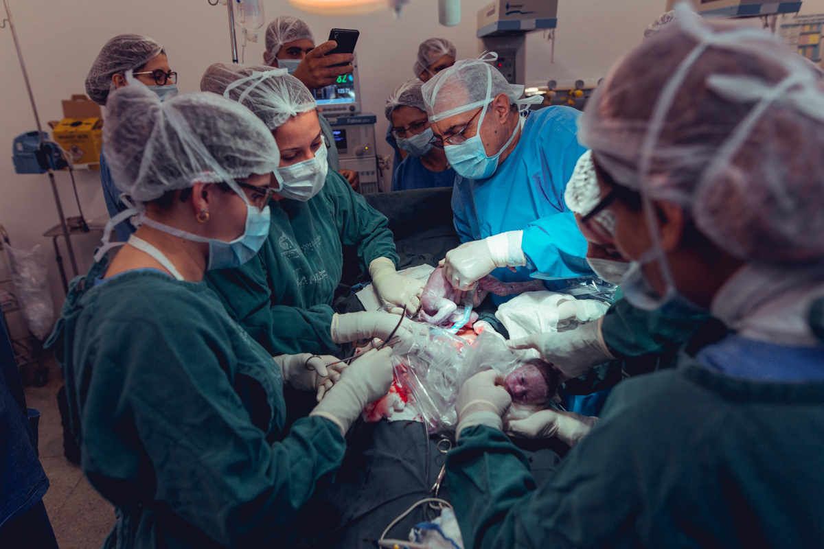 Eliomara Gomes eliomaria parto quadrigemeos riachao Maternidade de Referência José Maria de Magalhães Neto Senhoritas Fotografia Salvador 3 meninas e 1 menino Referencia Alto Risco Prematuro