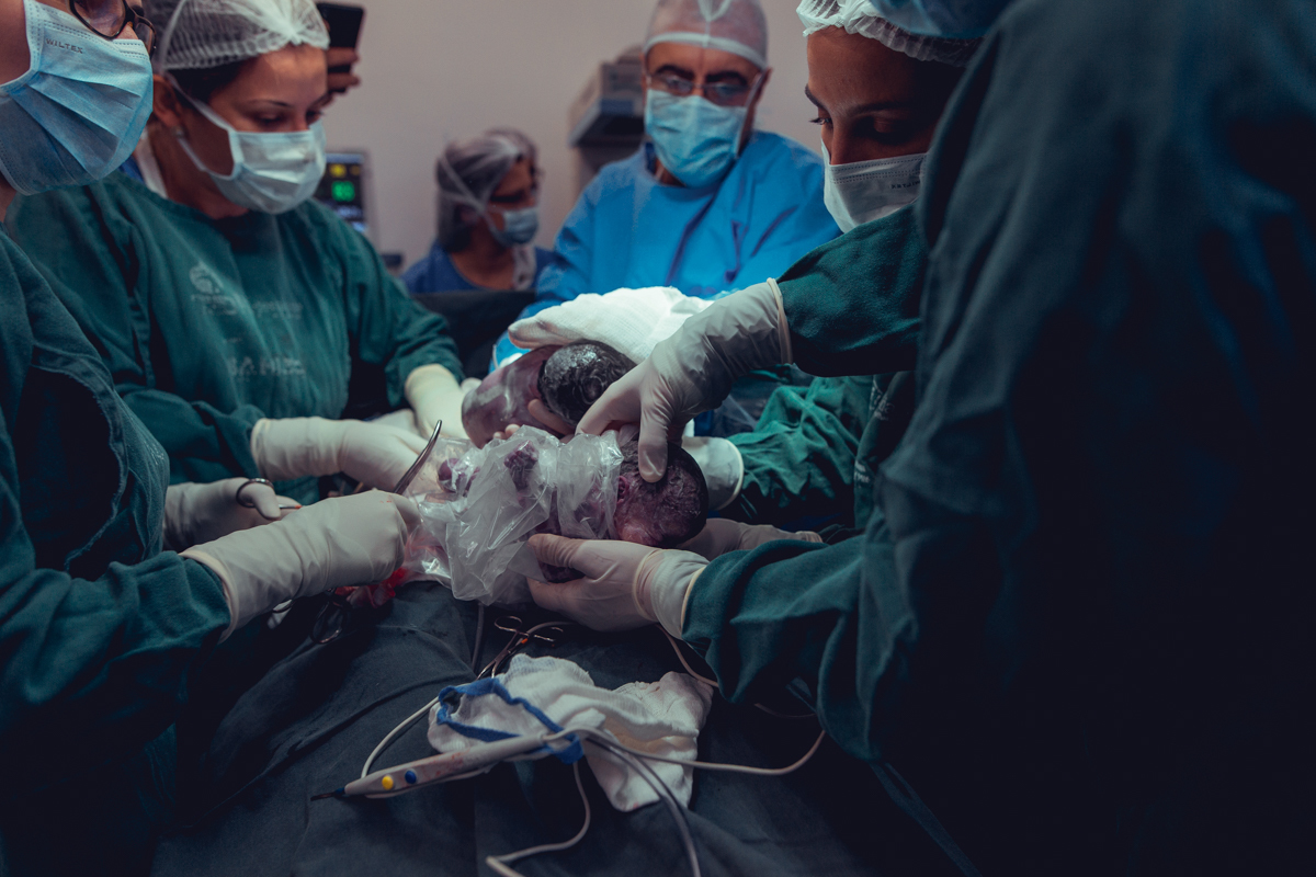 Eliomara Gomes eliomaria parto quadrigemeos riachao Maternidade de Referência José Maria de Magalhães Neto Senhoritas Fotografia Salvador 3 meninas e 1 menino Referencia Alto Risco Prematuro