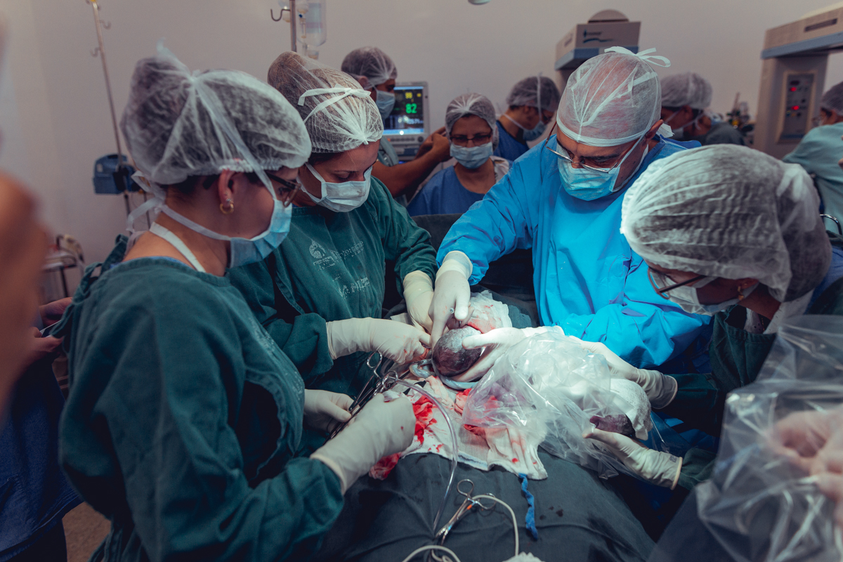 Eliomara Gomes eliomaria parto quadrigemeos riachao Maternidade de Referência José Maria de Magalhães Neto Senhoritas Fotografia Salvador 3 meninas e 1 menino Referencia Alto Risco Prematuro