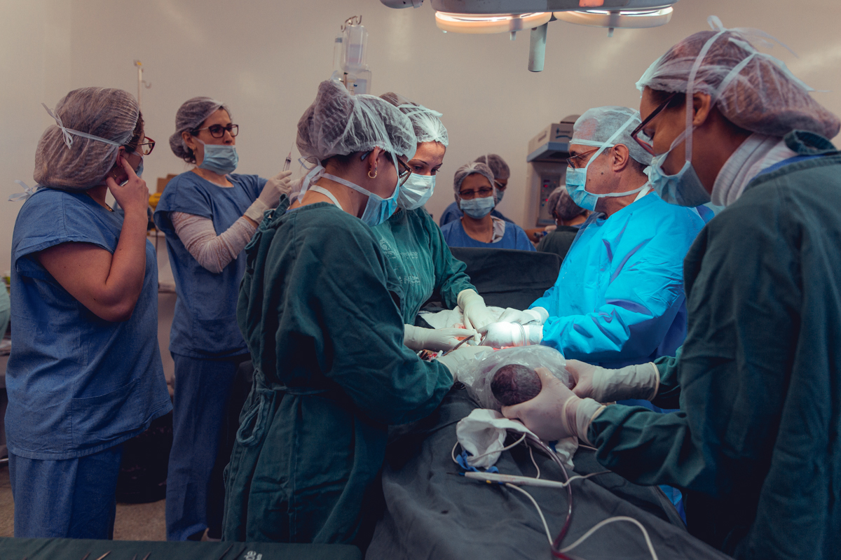 Eliomara Gomes eliomaria parto quadrigemeos riachao Maternidade de Referência José Maria de Magalhães Neto Senhoritas Fotografia Salvador 3 meninas e 1 menino Referencia Alto Risco Prematuro