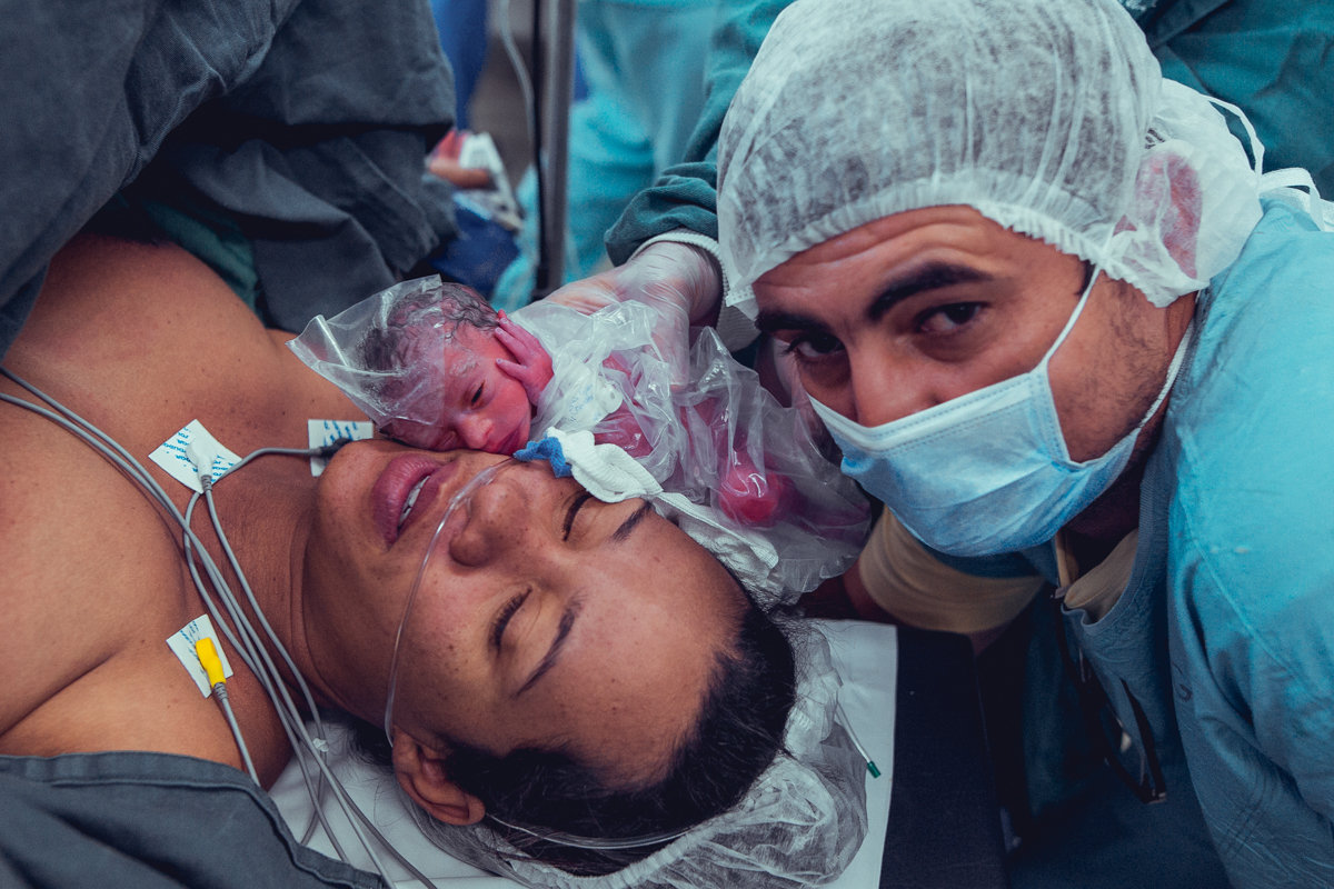 Eliomara Gomes eliomaria parto quadrigemeos riachao Maternidade de Referência José Maria de Magalhães Neto Senhoritas Fotografia Salvador 3 meninas e 1 menino Referencia Alto Risco Prematuro