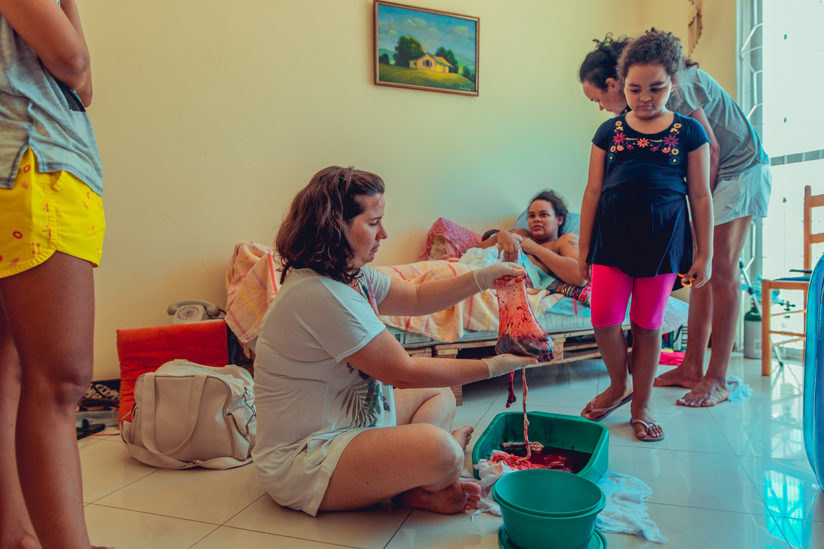 tanila amorim enfermeira obstetra sobreparto parto domiciliar salvador