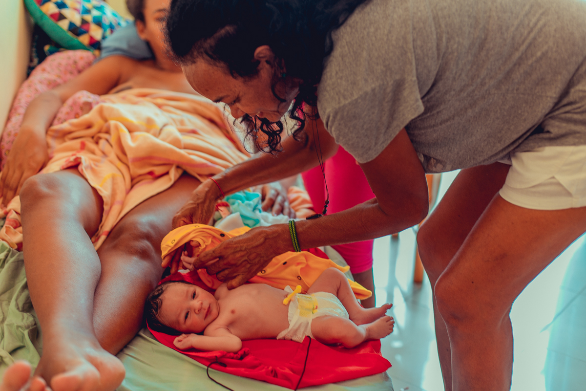 sobreparto parto domiciliar salvador primeiros cuidados com recem nascido newborn