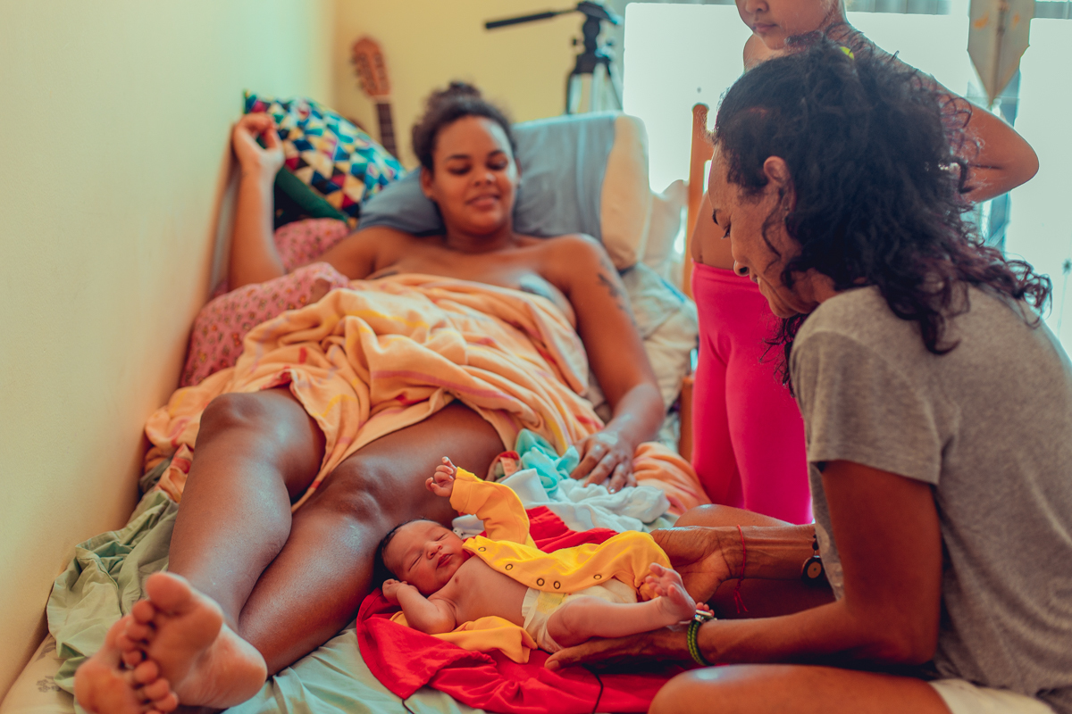 sobreparto parto domiciliar salvador primeiros cuidados com recem nascido newborn