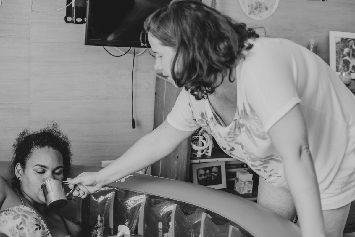 tanila amorim enfermeira obstetra sobreparto parto domiciliar salvador