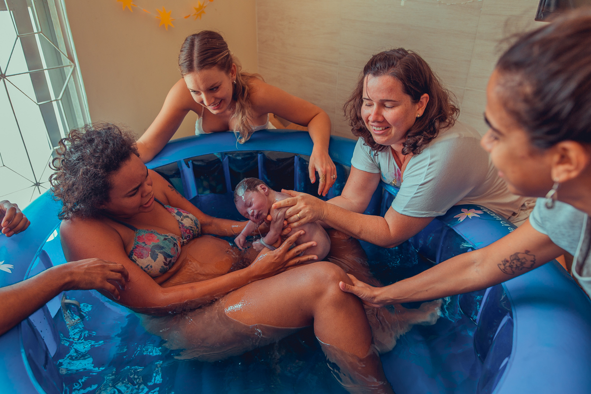 tanila amorim enfermeira obstetra lorena santana sobreparto parto domiciliar salvador doula