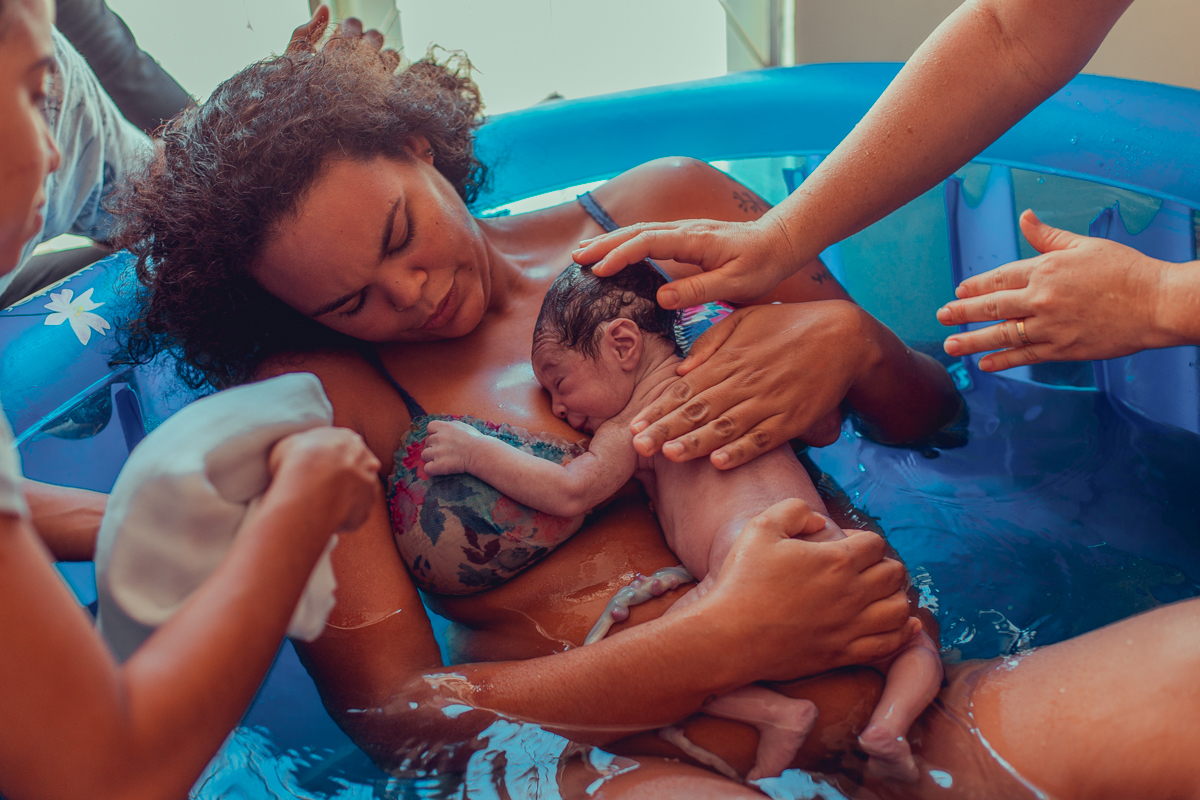 tanila amorim enfermeira obstetra sobreparto parto domiciliar salvador