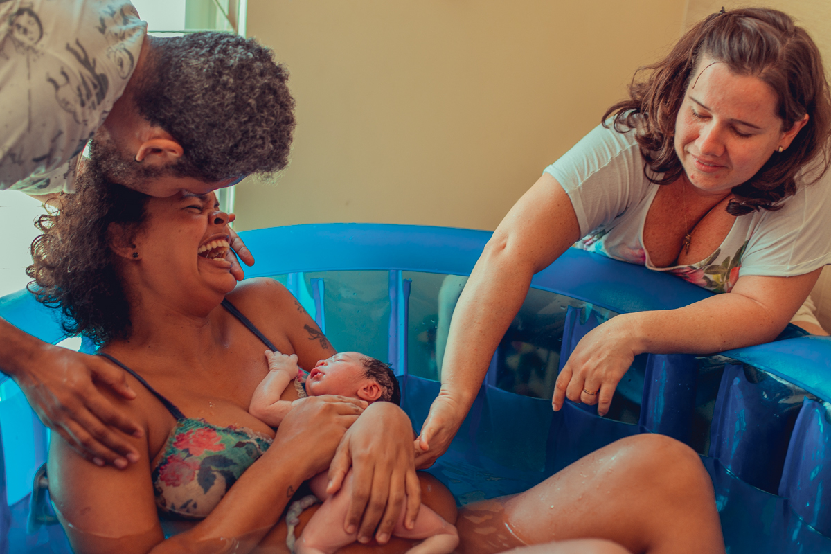 tanila amorim enfermeira obstetra sobreparto parto domiciliar salvador