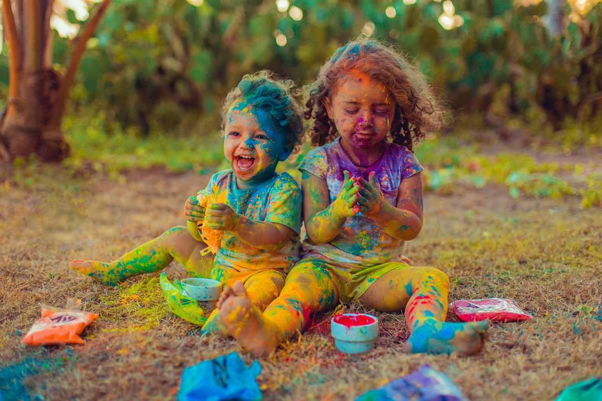 zim colors tinta em pó ensaio infantil em Salvador Praça dos eucaliptos