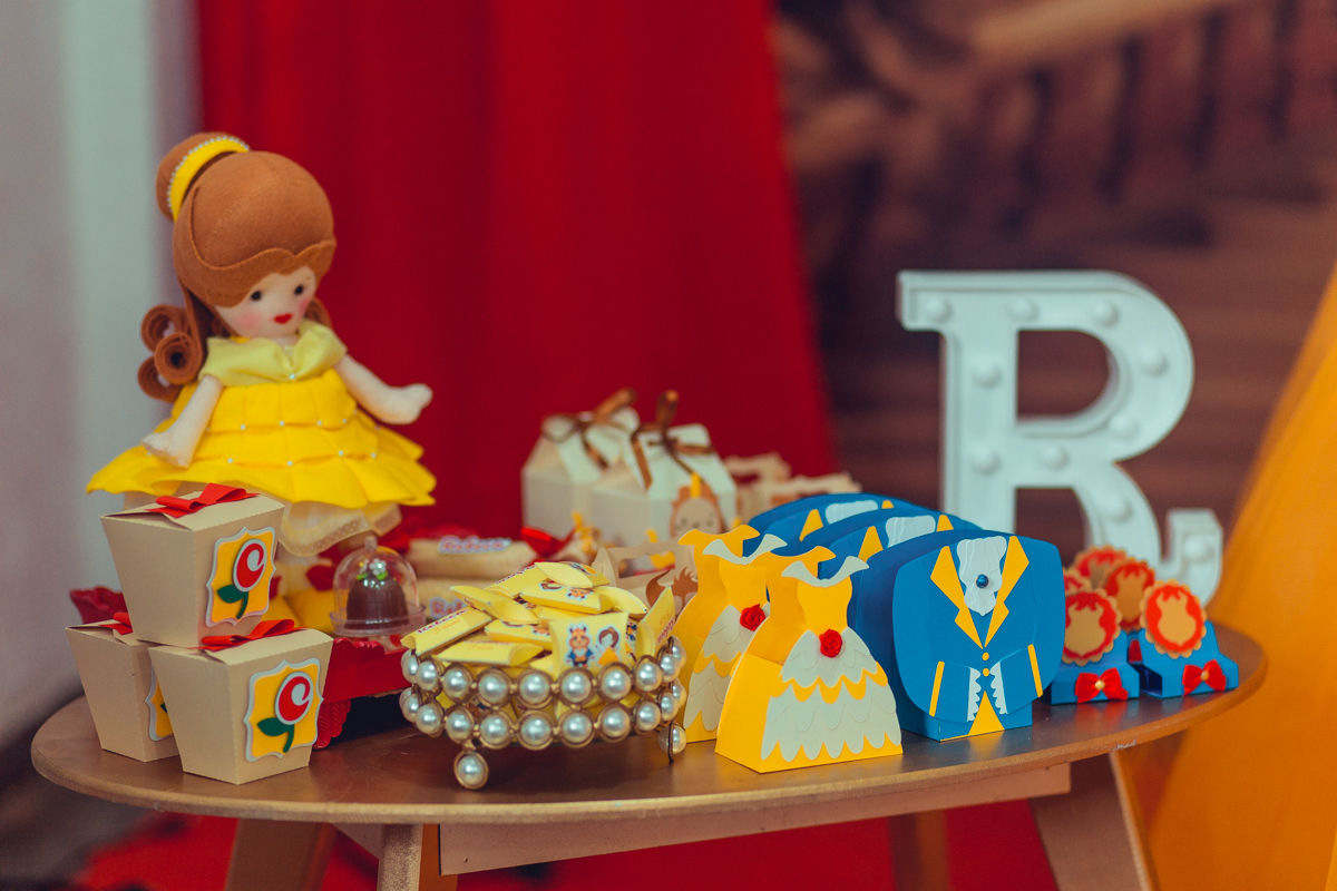 aniversario infantil a bela e a fera fotografia salvador decoração papelaria ideias criativa bonita foto album festa  feltro