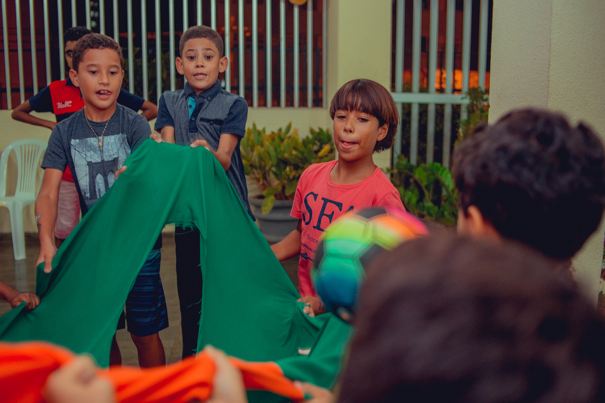 ideias de brincadeiras em aniversario infantil salvador bahia animação animadora senhoritas fotografia a bela e a fera pinta e borda