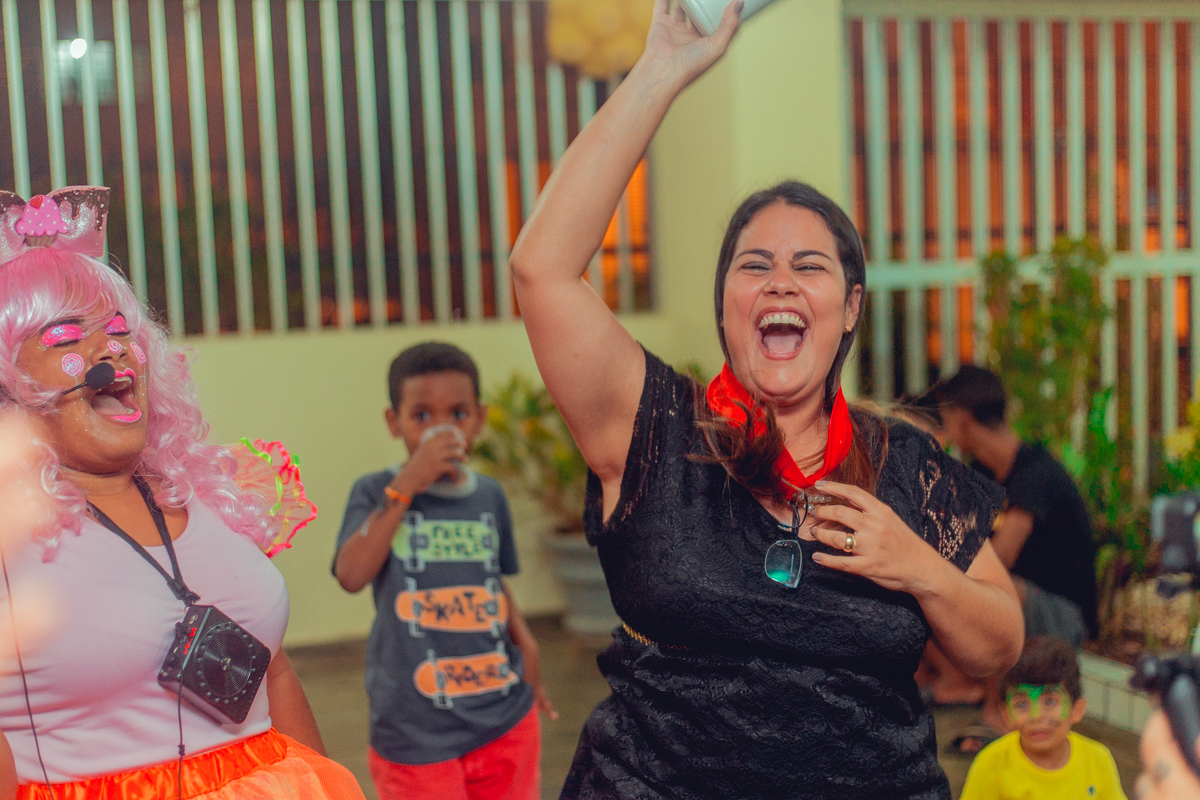 ideias de brincadeiras em aniversario infantil salvador bahia animação animadora senhoritas fotografia a bela e a fera pinta e borda