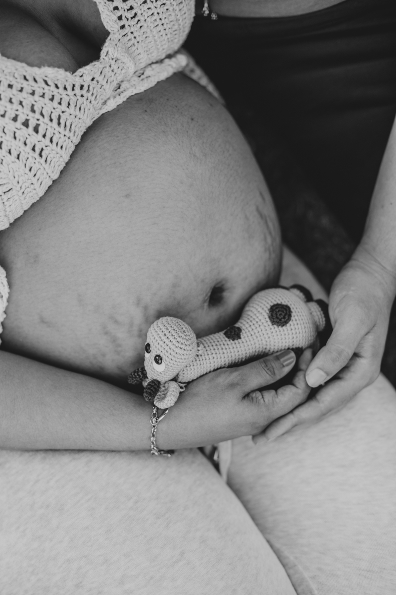 Ensaio Gestante Fotografia grávida parque da cidade salvador Senhoritas cabelo colorido vermelho rosa