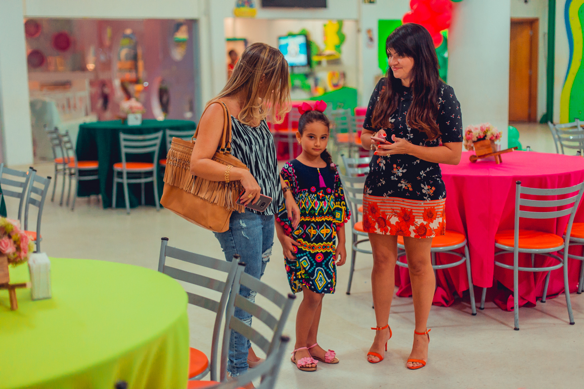 aniversario buffet terra do nunca tema masha e o urso festa de um ano salvador lauro de freitas senhoritas fotografias convidados chegando em festa