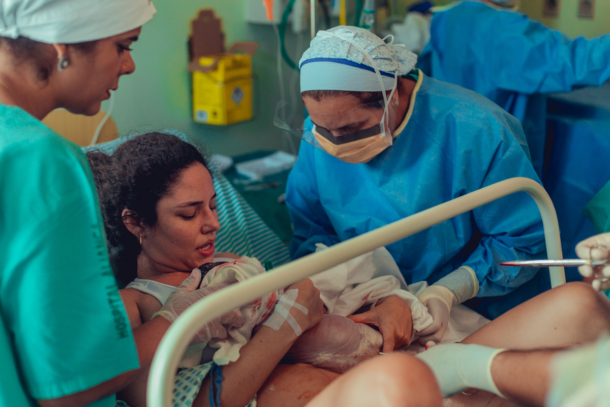 obstare salvador rodrigo lemos adriana monteiro parto normal natural hospital aliança hospitalar humanizado doula neonatologista pediatra cuidados com o recem nascido