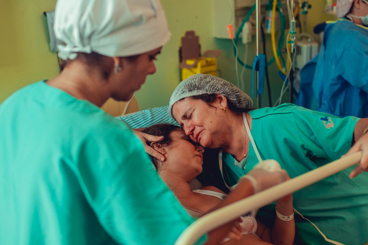 obstare salvador rodrigo lemos adriana monteiro parto normal natural hospital aliança hospitalar humanizado doula neonatologista pediatra cuidados com o recem nascido