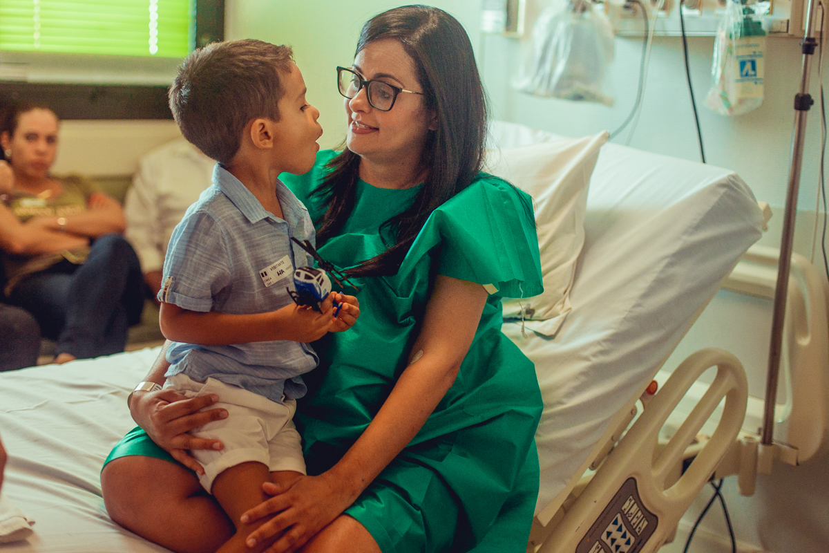 hospital aliança parto normal cesariana cesarea fotografia hospital aliança parto normal cesariana cesarea fotografia nascimento salvador fotografa foto  exames internação maternidade pre natal irmao mais velho pai mae filho filha casal familia