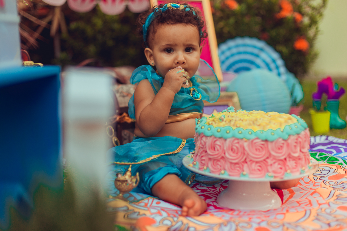 smash the cake jasmine disney flor de lotus criativo colorido diferente fotografia foto infantil salvador senhoritas fotografa fotografo mandala bolo fantasia lampada magica genio