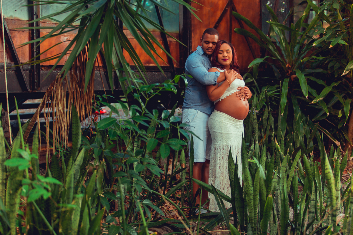 ensaio gestante patricia enfermeira obstetra obstare fotografia foto fotografo criativa pose diferente bonita linda fotografa look vagao trem