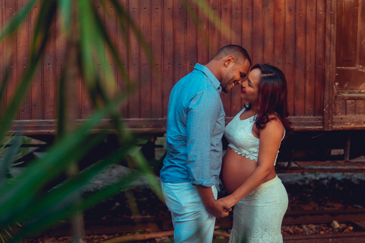 ensaio gestante patricia enfermeira obstetra obstare fotografia foto fotografo criativa pose diferente bonita linda fotografa look vagao trem