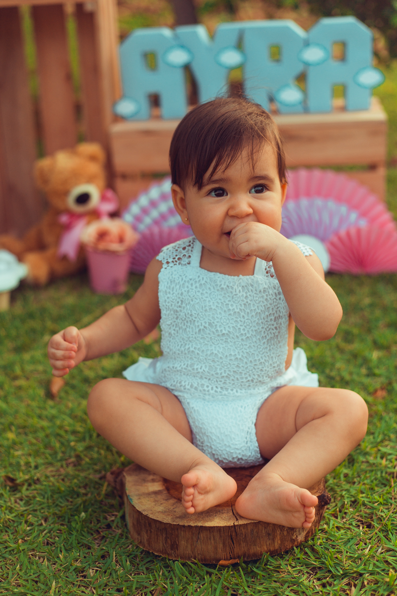 smash the cake bolos prima fotografia infantil senhoritas salvador lauro de freitas criativa bonita diferente poses fotografa fotografo fotos praia natureza natural balao de ar quente tematico tema hot air balloon decoração papelaria bandeirolas letras 3d