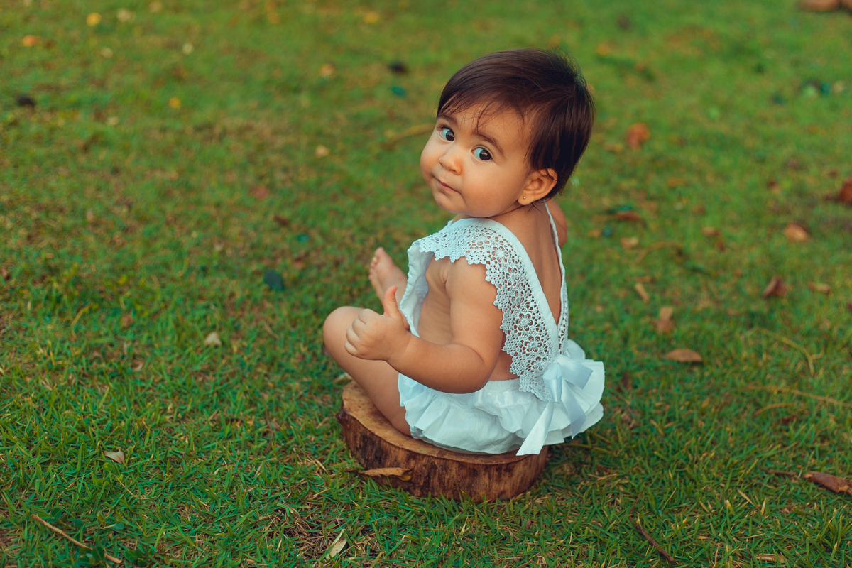 smash the cake bolos prima fotografia infantil senhoritas salvador lauro de freitas criativa bonita diferente poses fotografa fotografo fotos praia natureza natural balao de ar quente tematico tema hot air balloon decoração papelaria bandeirolas letras 3d