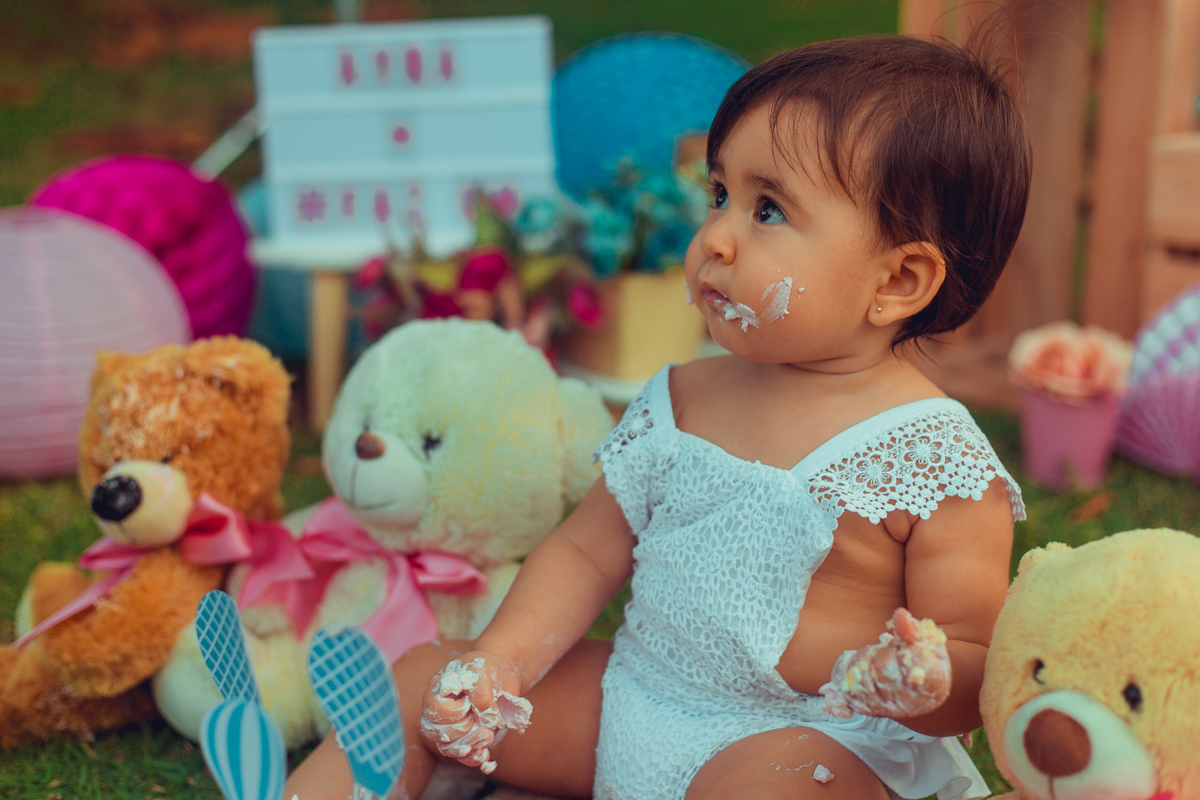 smash the cake bolos prima fotografia infantil senhoritas salvador lauro de freitas criativa bonita diferente poses fotografa fotografo fotos praia natureza natural balao de ar quente tematico tema hot air balloon decoração papelaria bandeirolas letras 3d