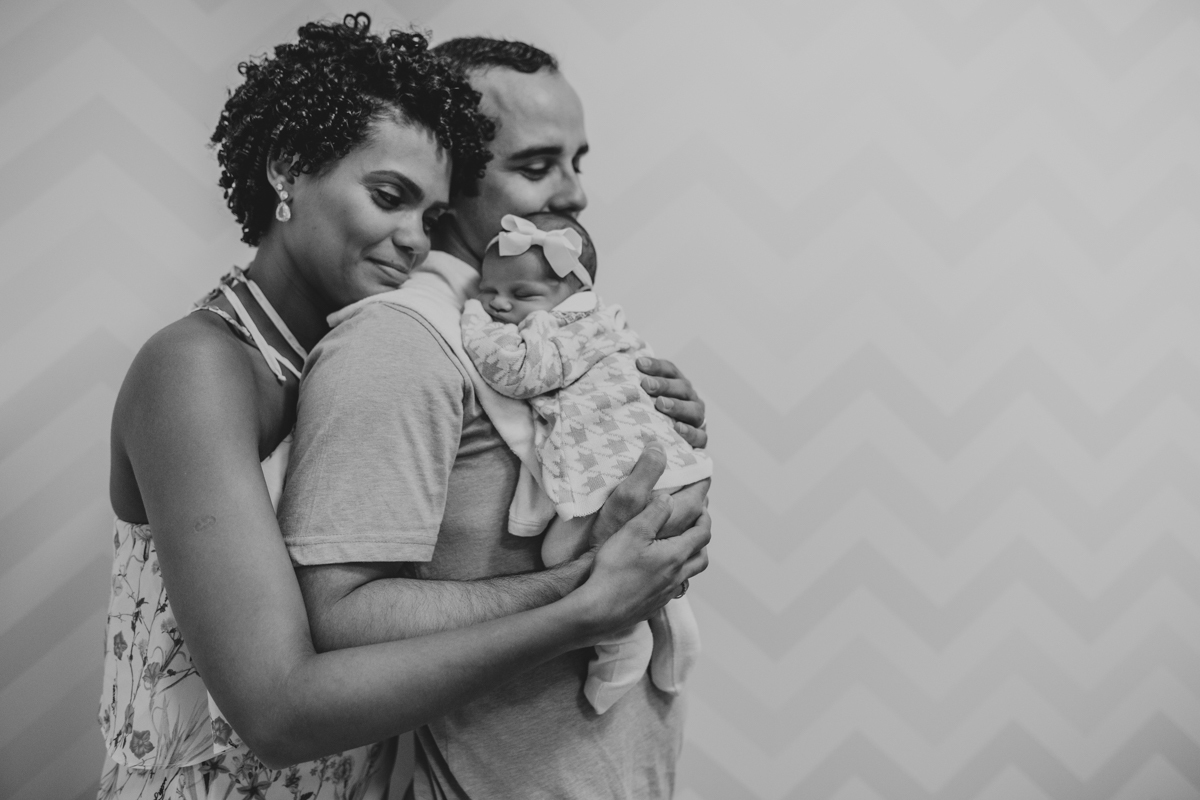 Ensaio Newborn lifestyle recem nascido fotografia foto fotografa fotografo em casa residencia banho estilo de vida pose criativa diferente bonita linda