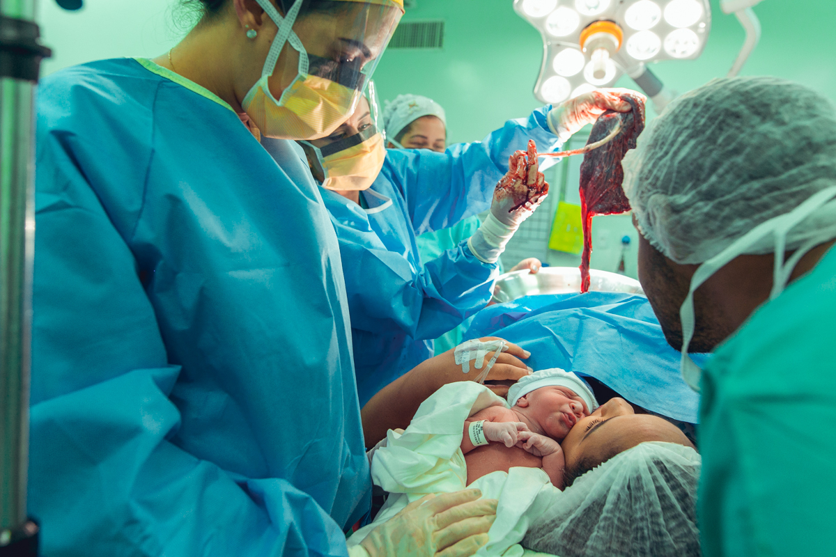 nascimento bento obstare salvador dr rodrigo dra adriana cesariana cesarea humanizada humanizacao natural normal analgesia obstetra patrica versao pelvico 