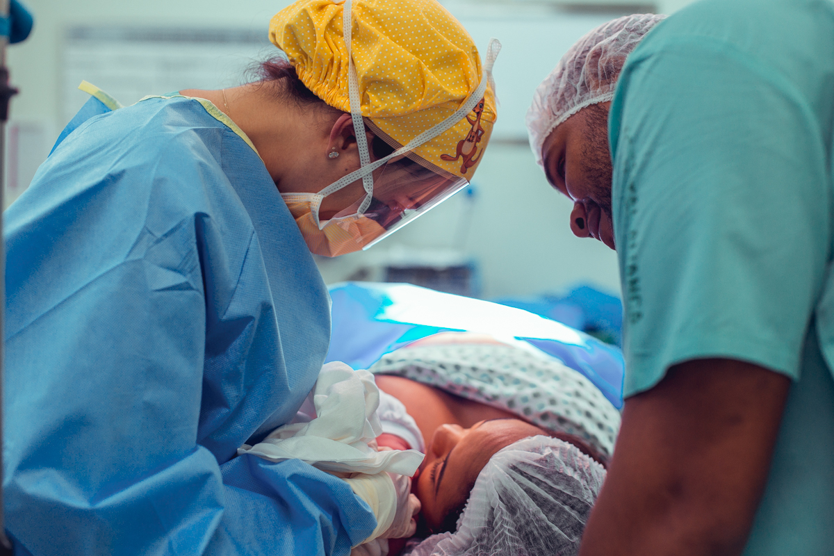 nascimento bento obstare salvador dr rodrigo dra adriana cesariana cesarea humanizada humanizacao natural normal analgesia obstetra patrica versao pelvico 