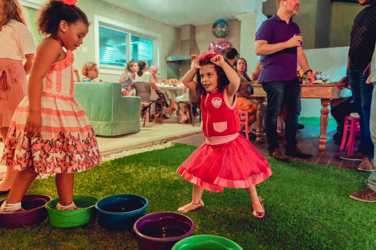 senhoritas ludy siqueira aniversario infantil fotografia fotografa festa patrulha canina decor decoração tema salvador foto album book melhor criativa diferente ideias ideia bolo fantasia roupa vestido menina presente convidados brincando sem fronteiras