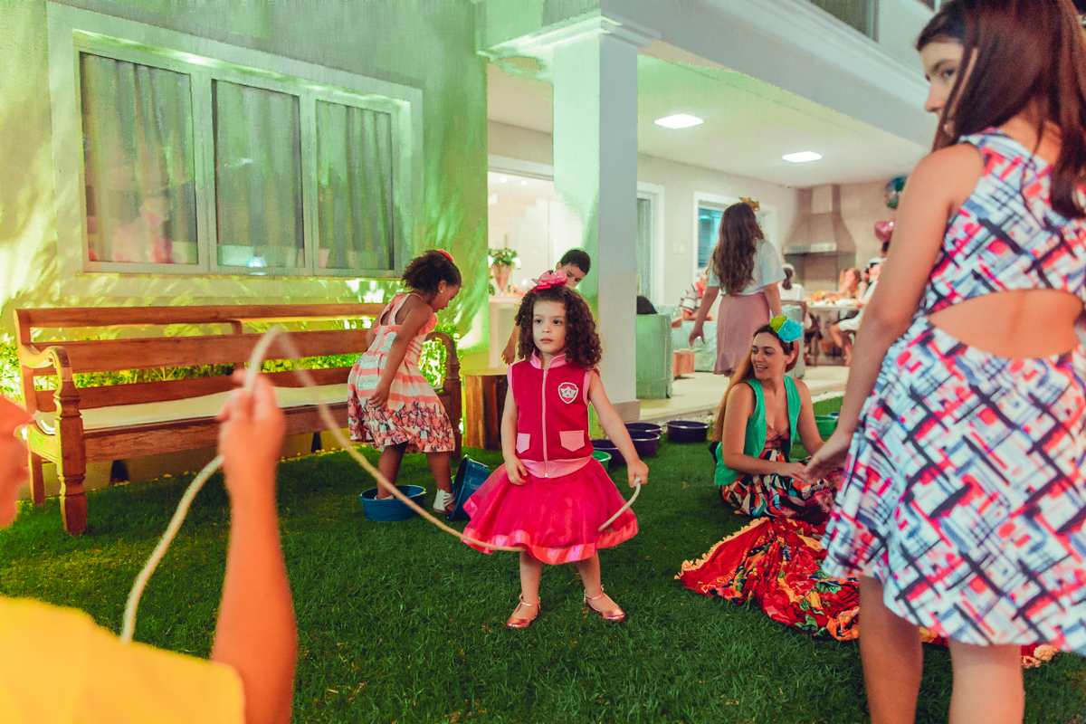 senhoritas ludy siqueira aniversario infantil fotografia fotografa festa patrulha canina decor decoração tema salvador foto album book melhor criativa diferente ideias ideia bolo fantasia roupa vestido menina presente convidados brincando sem fronteiras