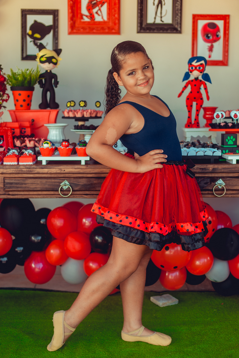 aniversario infantil senhoritas fotografia foto fotografa crianças um ano 1 ladybug decoração decor festa criativa diferente balao desconstruido party ideas fotos espontaneas